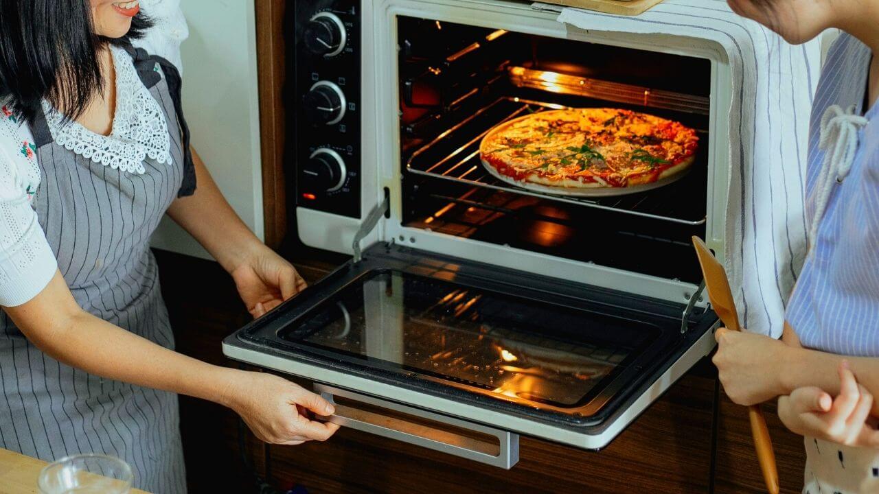 which-oven-is-better-gas-or-electric