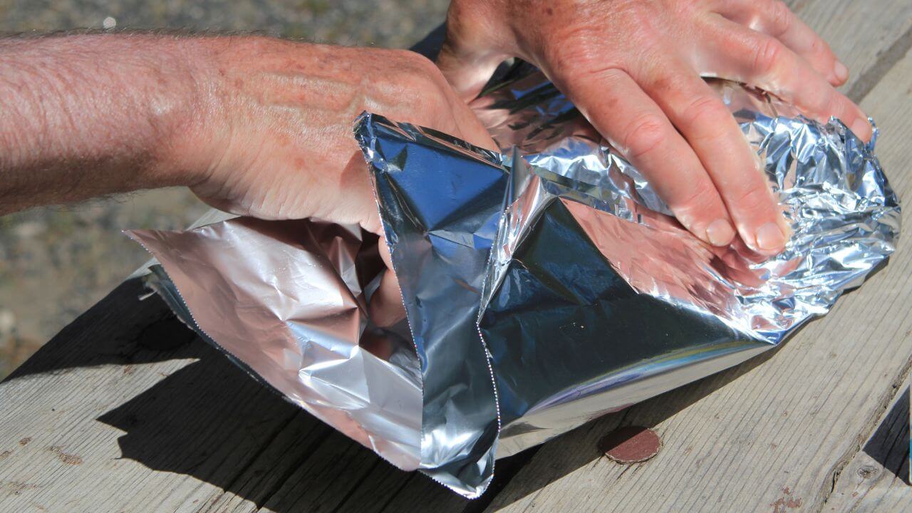 can-you-put-tin-foil-in-the-oven