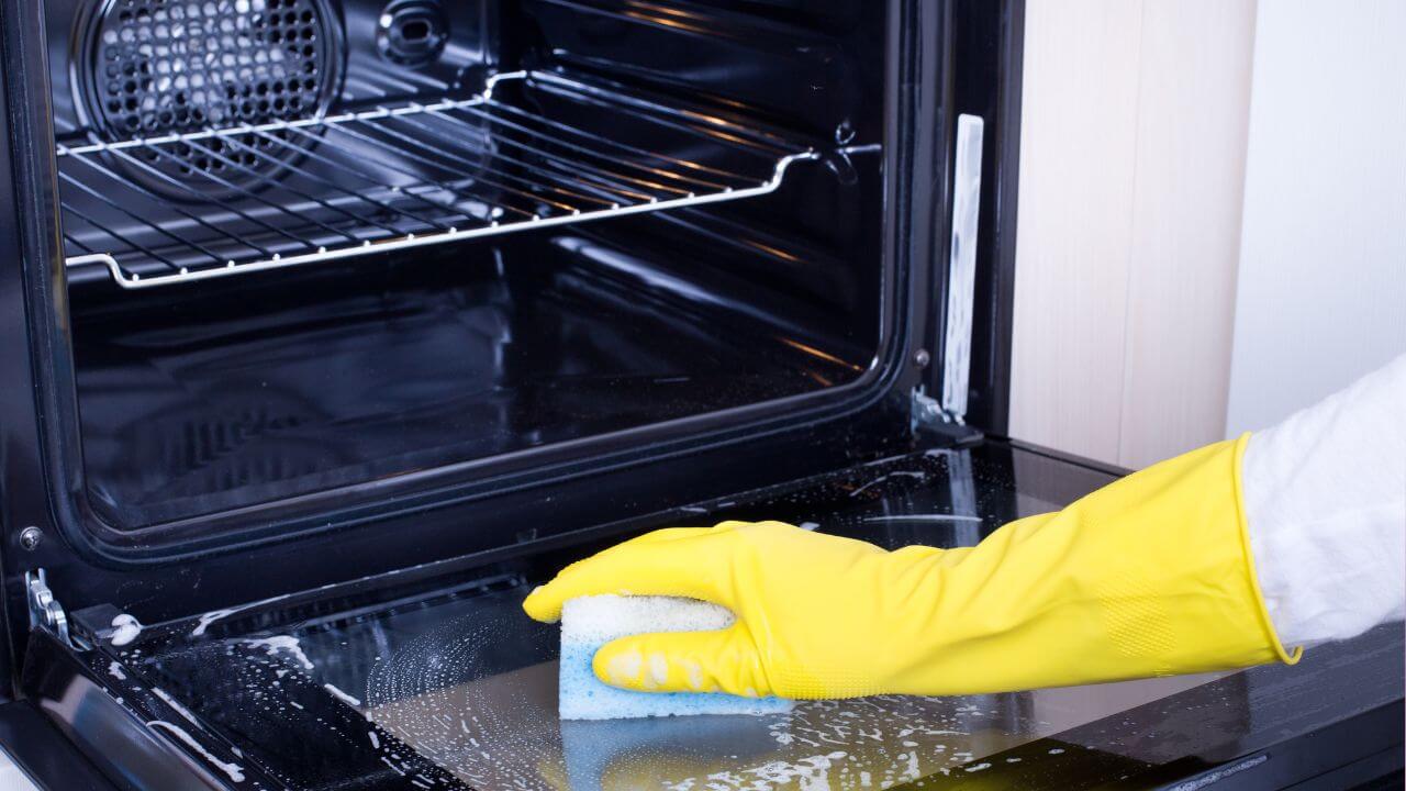 can-you-use-comet-to-clean-an-oven