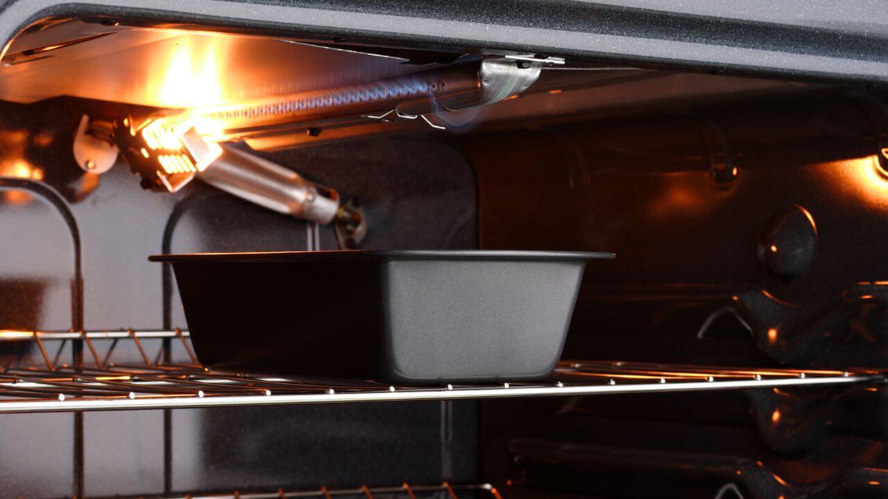 how-to-use-a-gas-oven-for-the-first-time