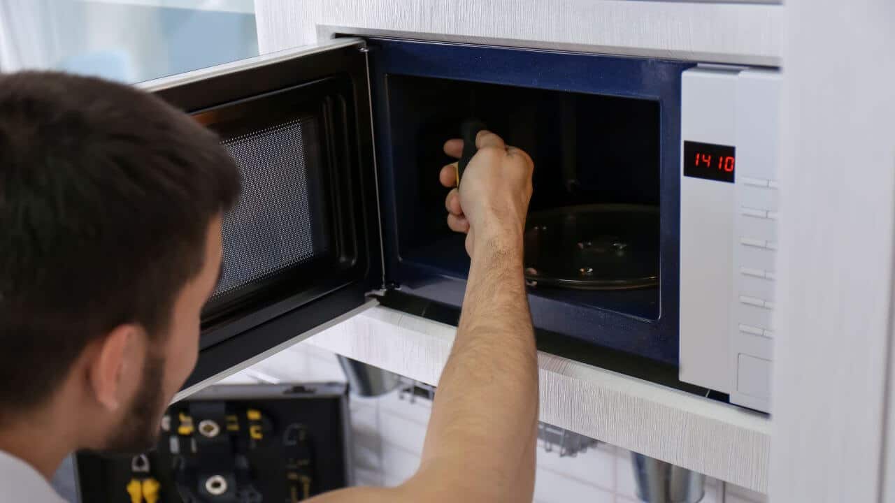 how to replace an oven light